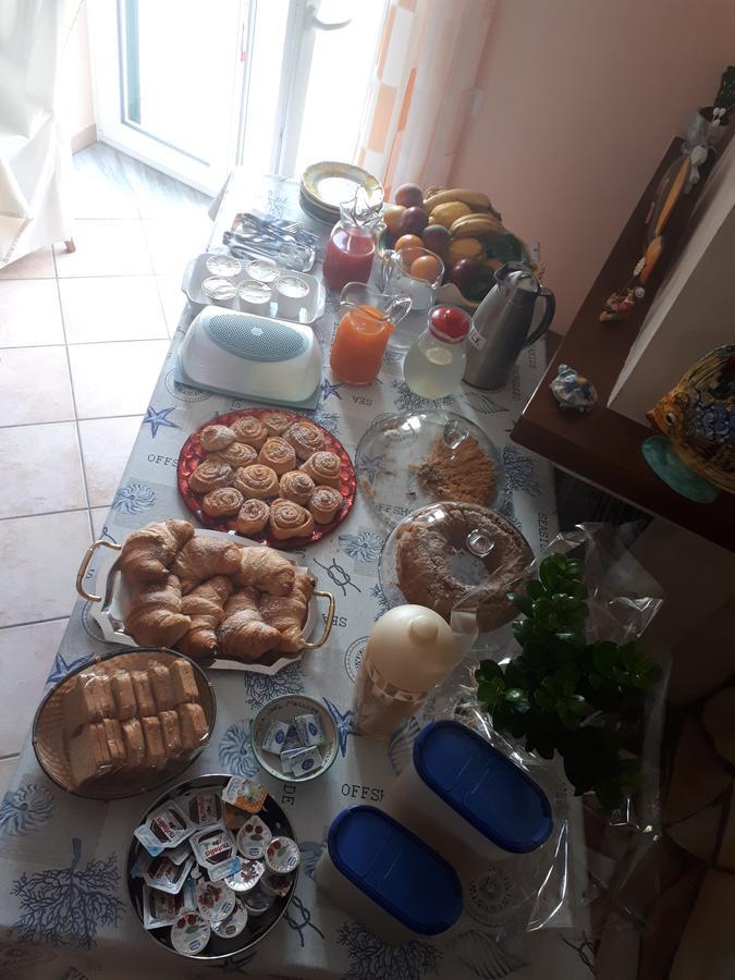 לינה וארוחת בוקר צ'טארה Reginella מראה חיצוני תמונה